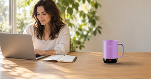 VSITOO S3 Pro self-heating mug with lid on a home-office desk
